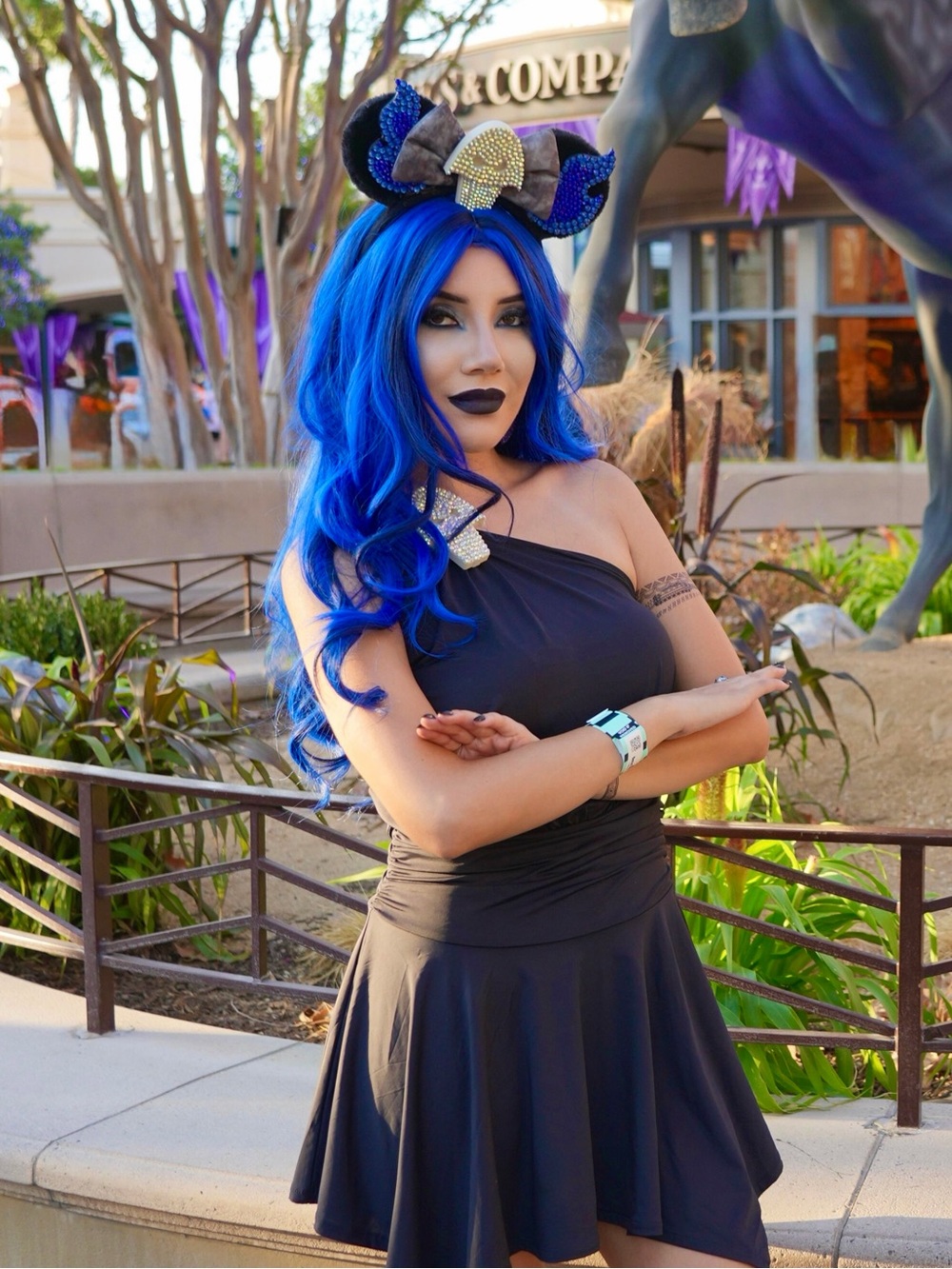 20 Inch Blue Long Wavy Women’s Wig - Hades Costume